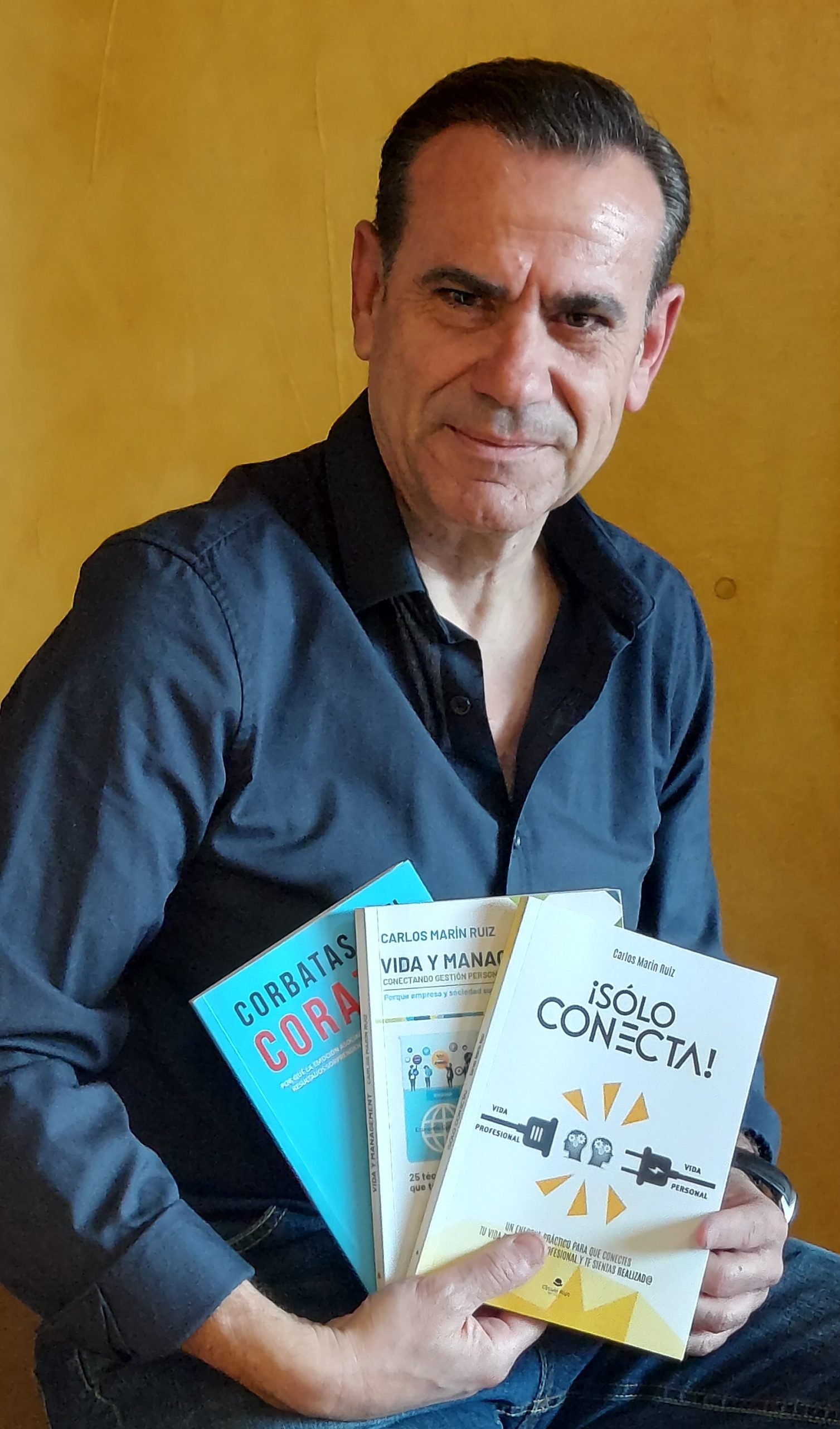 Entrevistamos a Carlos Marín Ruiz, autor de “¡Sólo conecta!”, obra que ha publicado con la editorial Círculo Rojo.