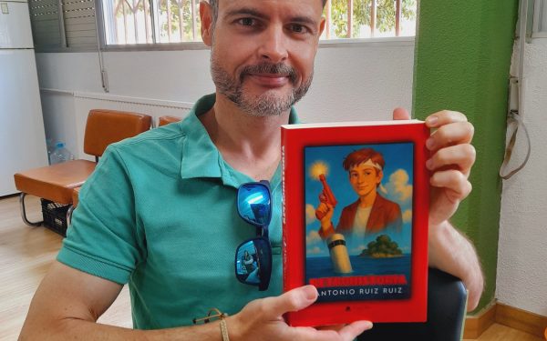 “Vivimos rodeados de ruinas culturales y ya ni siquiera sabemos interpretarlas”: la novela española que mezcla Tolkien, Final Fantasy y crítica social