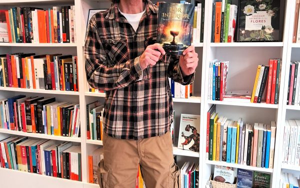 El libro que no quiere entretenerte, quiere despertarte: por qué El oro interior está removiendo a sus lectores