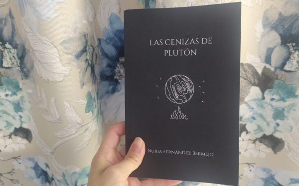 Reseña de “Las cenizas de Plutón”, de Nuria Fernández Bermejo | Por Nuria Bellido