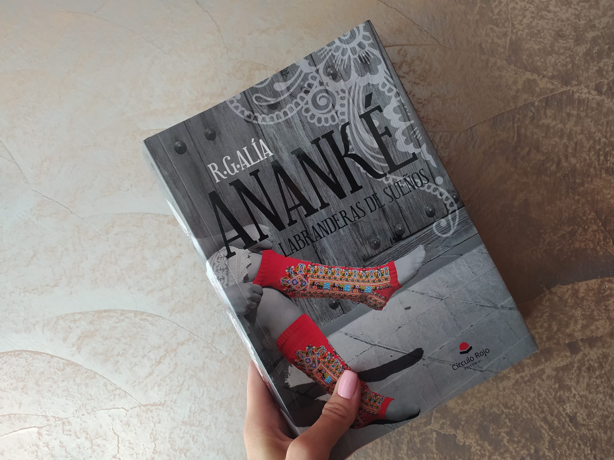 Reseña de “Ananké, labranderas de sueños", de R. G. Alía | Por Daniela González