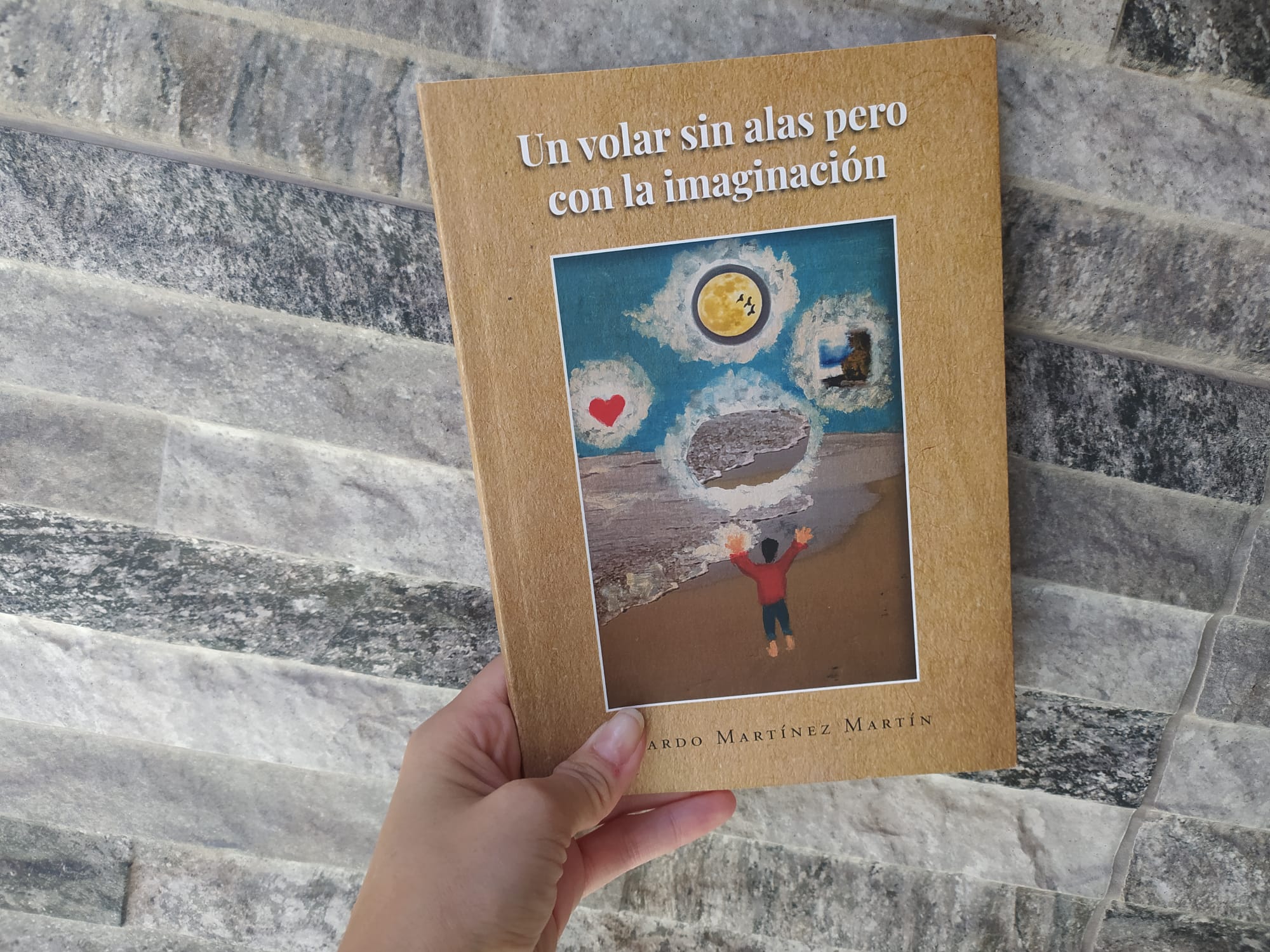 Reseña de “Un volar sin alas pero con la imaginación”, de Eduardo Martínez Martín | Por Nuria Bellido