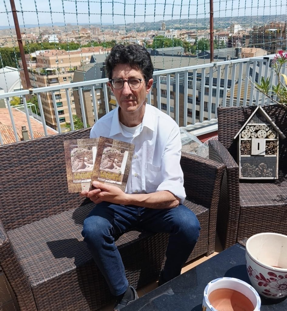 “De Saber y Ganar a rescatar secretos ocultos de Huesca: la doble vida literaria y televisiva de un narrador incansable”