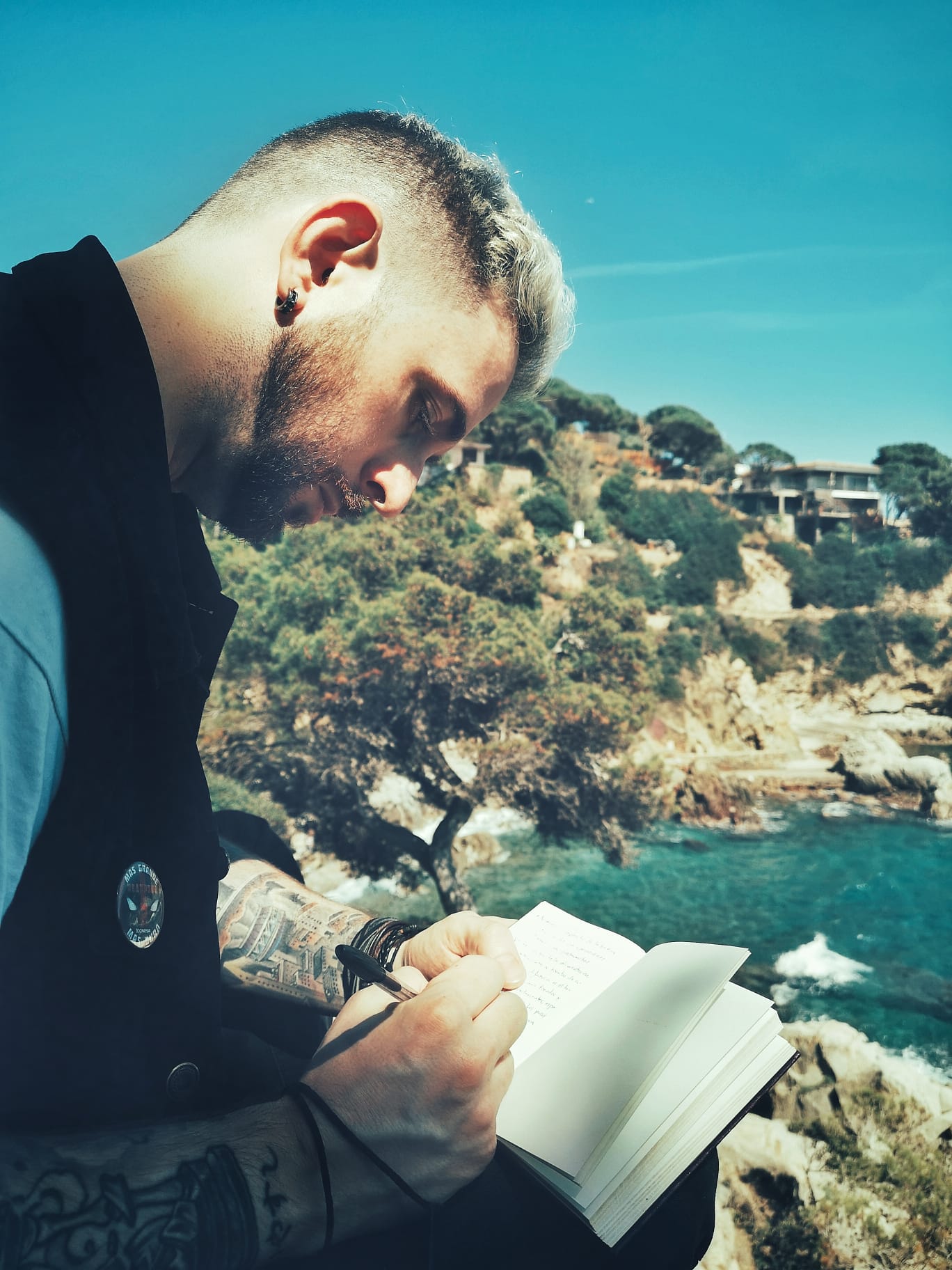 Aaron Rico García, autor de la obra La Herencia Nox, nos presenta su ...
