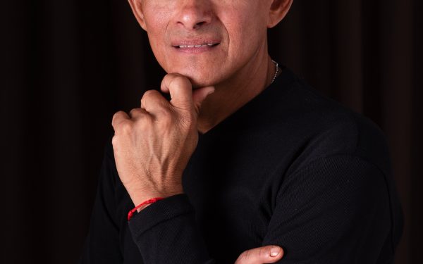 Reseña de «Títeres de titanio», de Hugo Lozano Reategui