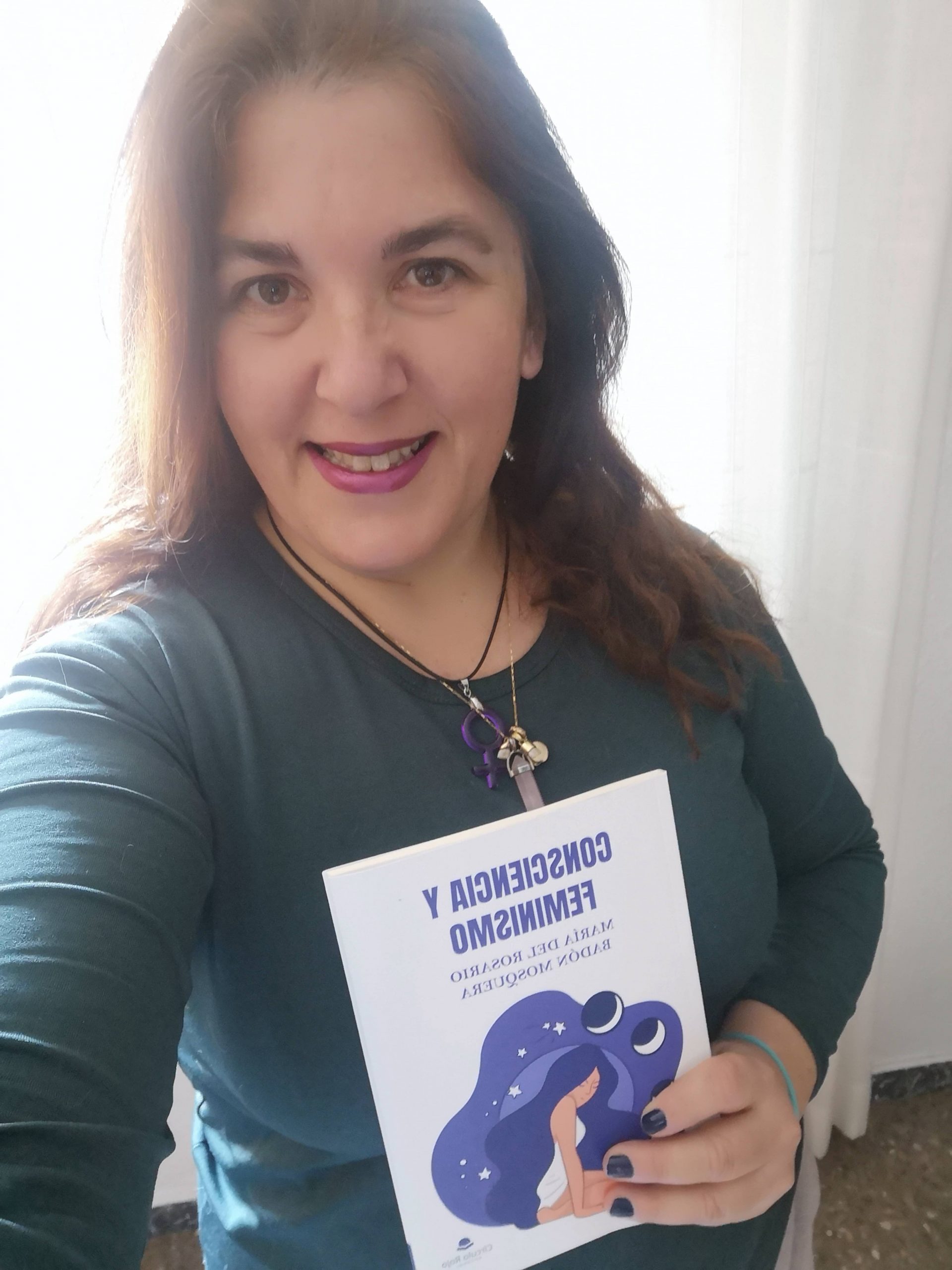 La autora Rosario Badón nos invita a reflexionar sobre el feminismo con su libro «Consciencia y feminismo»