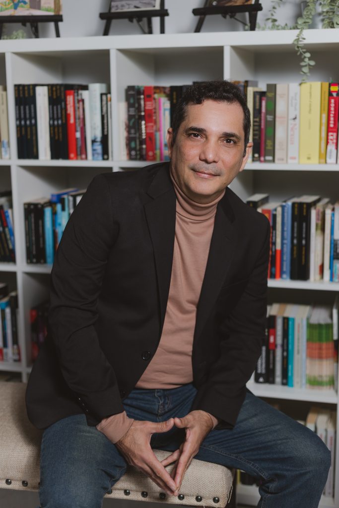 La novela que nació de un nombre extraño y terminó convirtiéndose en un fenómeno literario internacional