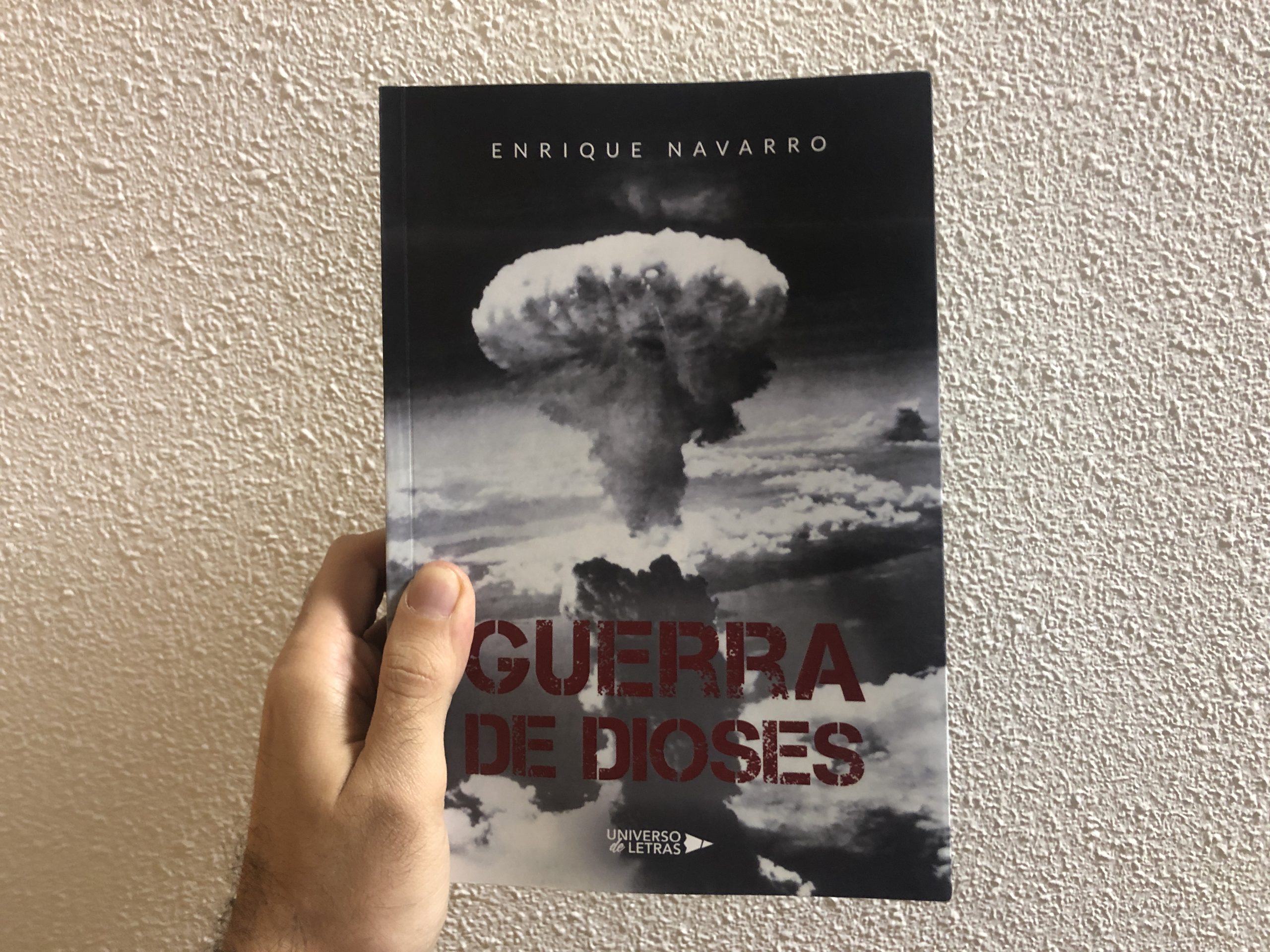 Reseña de “Guerra de dioses”, de Enrique Navarro | Por Mario Herrero