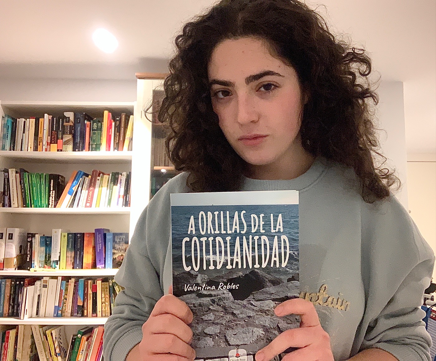 “A orillas de la cotidianidad”, tercer libro publicado de la escritora Valentina Robles