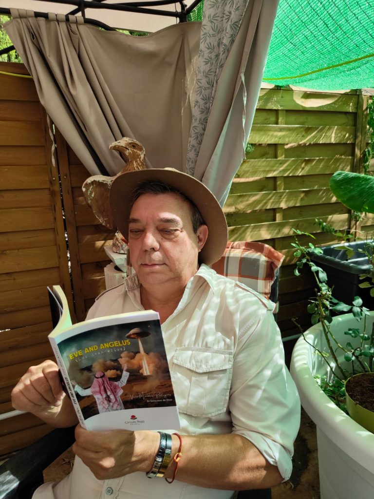 Víctor Méndez Rodríguez – Eve And Angelus