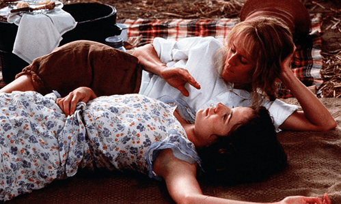 Idgie y Ruth, interpretadas por Mary Stuart Masterson y Mary-Louise Parker, respectivamente, en Tomates verdes fritos (1991).
