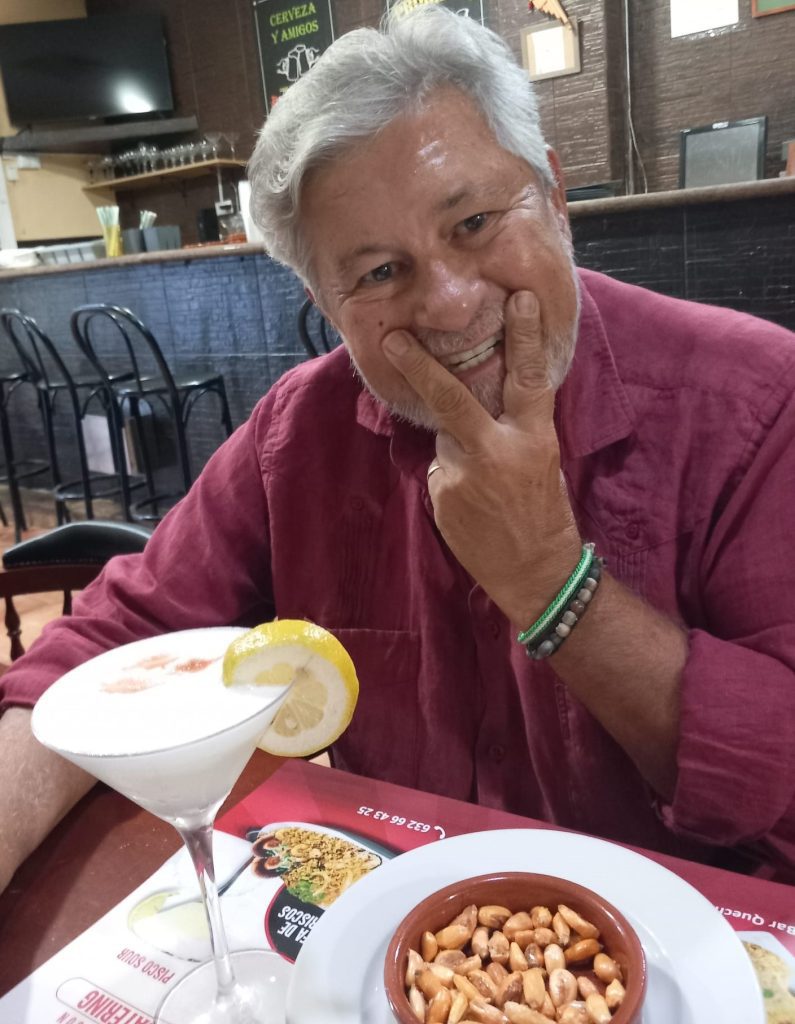 El libro que te pone en tu sitio: por qué Tiesos duele… y por eso funciona