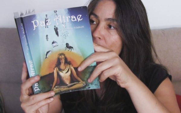 Yolanda Adabuhi: la autora que escribe para quien ya no puede seguir mirando hacia otro lado