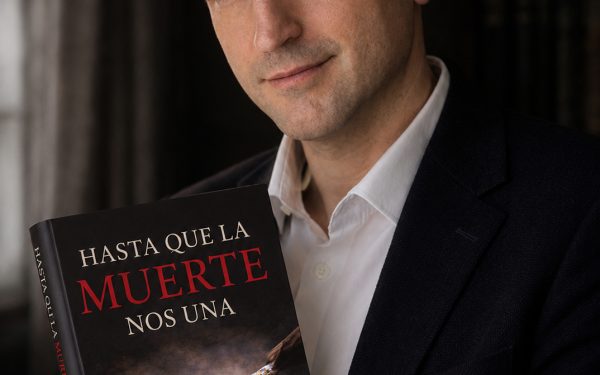 El escritor que está convirtiendo lo cotidiano en una pesadilla: 5 razones para descubrir a Ricardo Borrero Gavilán