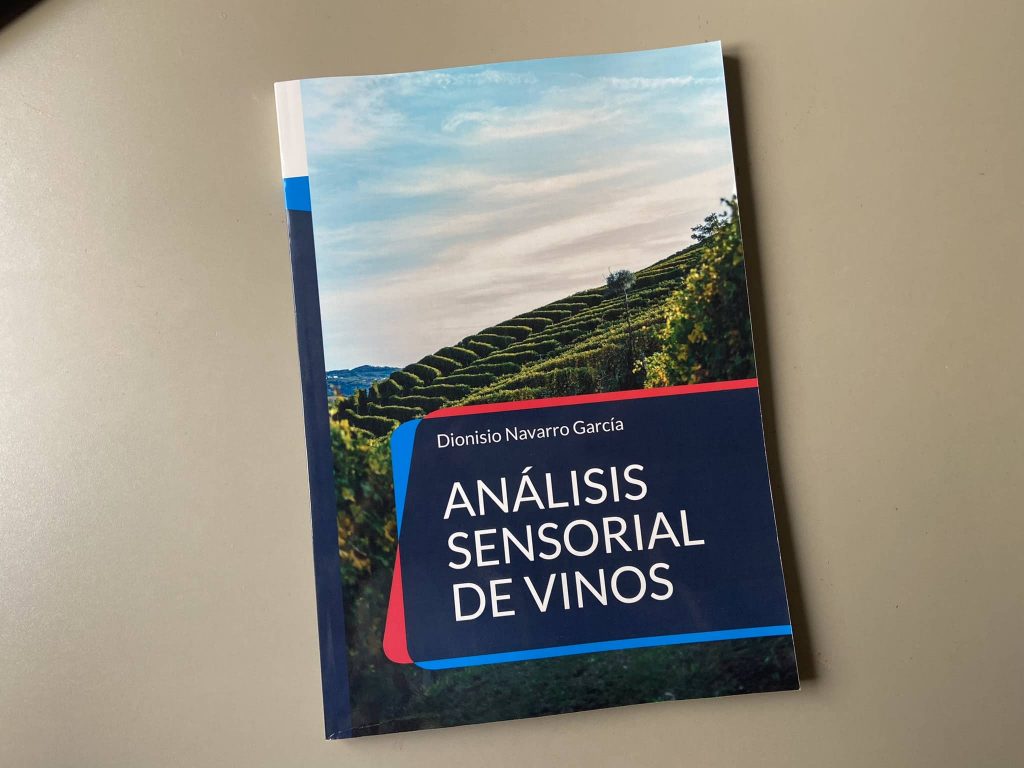 Reseña Análisis sensorial de vinos - Dionisio Navarro García