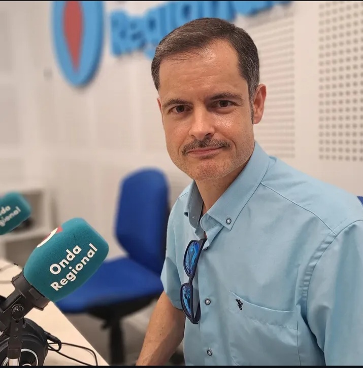 “Dragones, ciencia ficción y mundos devastados: el escritor español que tardó 10 años en crear su novela más ambiciosa”