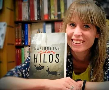 La finalista premio planeta Tadea Lizarbe prepara el lanzamiento de su nueva novela: La Sociedad del Perfume