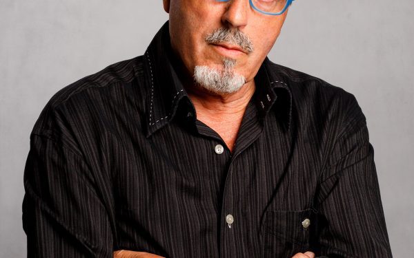 Tino Castaño nos habla sobre su obra publicada con Círculo Rojo, «Palabras entre silencios».