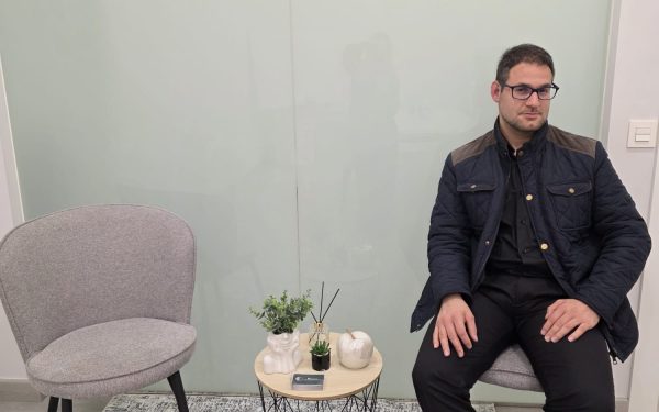 El escritor que dudaba de sí mismo… y acabó creando un mundo propio