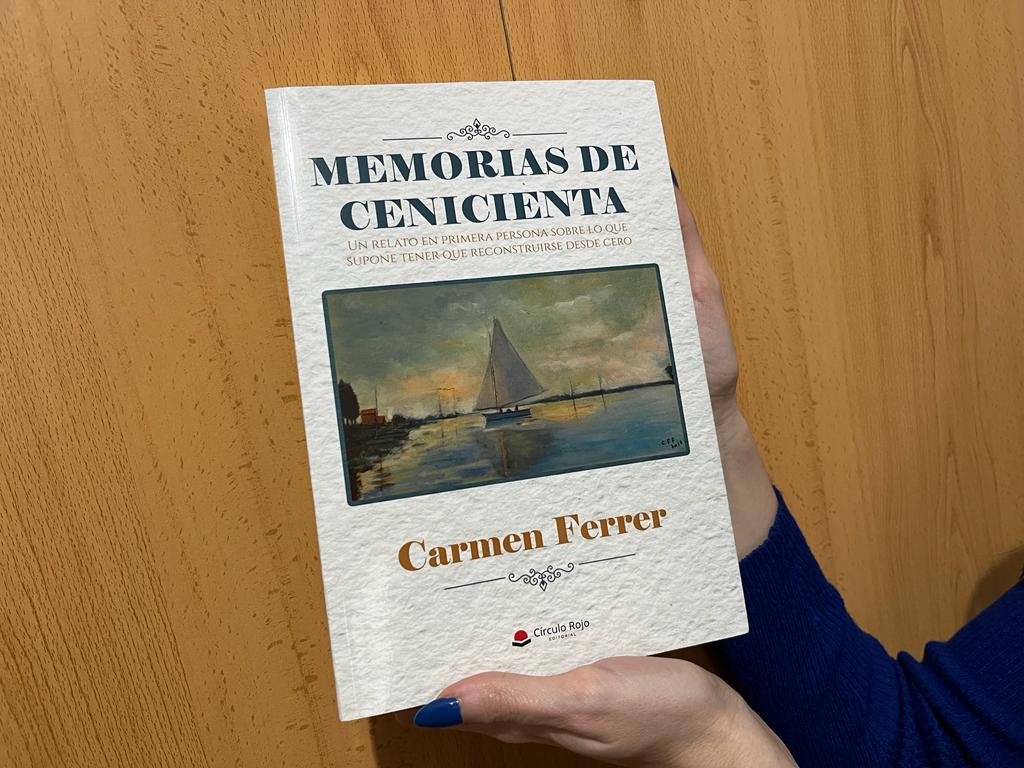 Reseña de «Memorias de Cenicienta», de Carmen Ferrer | Por Nuria Bellido