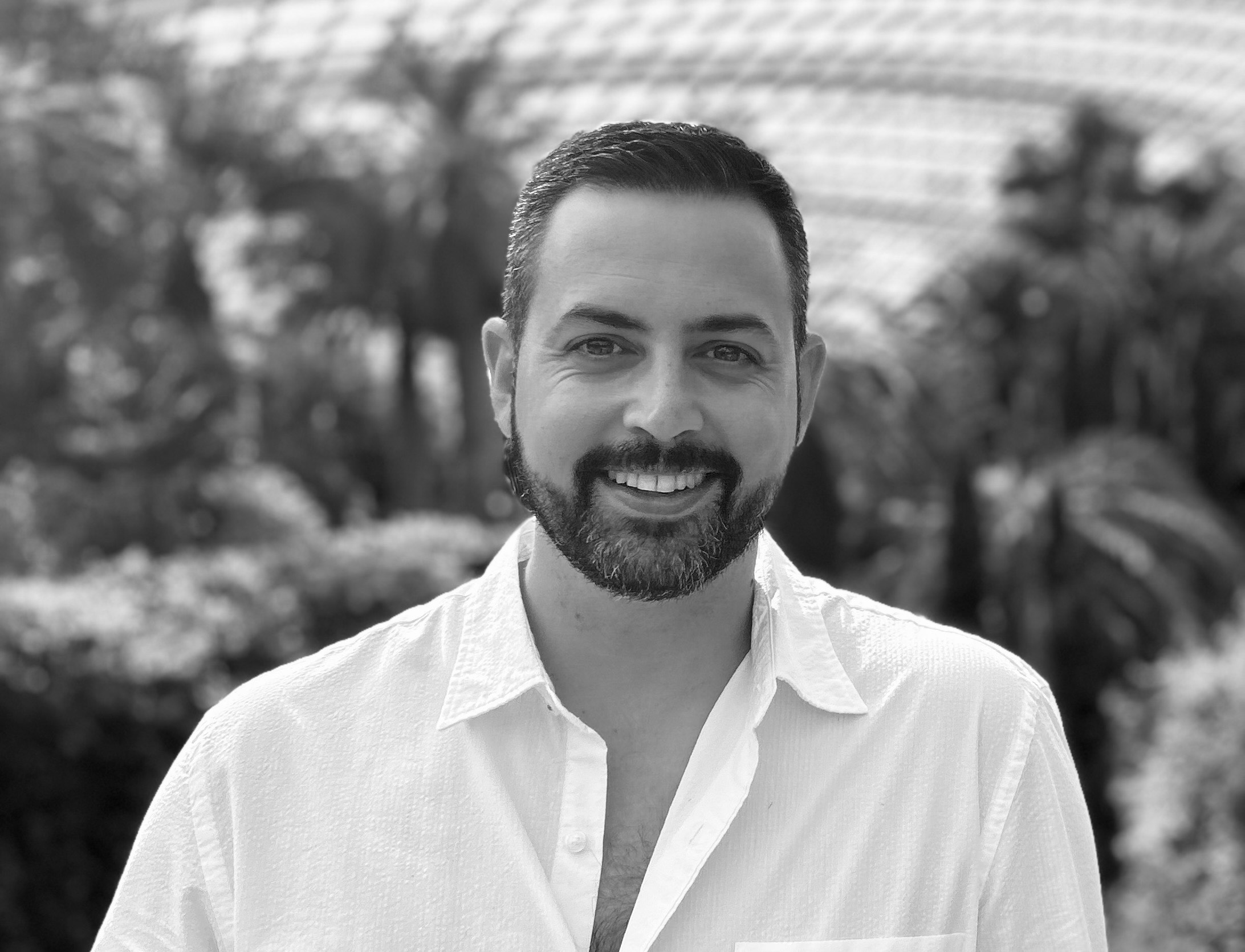 «Sin tiempo, ni olvido, ni mañana»: La poesía como refugio íntimo de F. Alejandro Guillén.