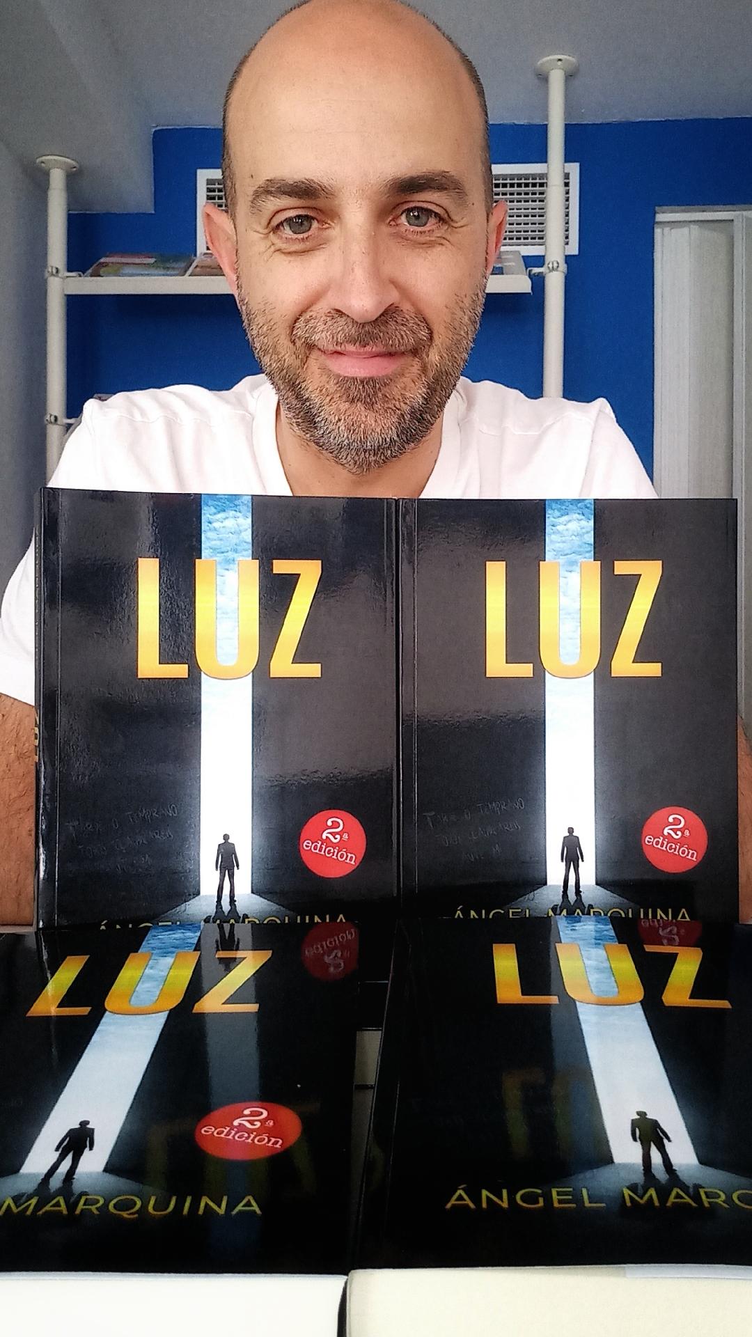 Entrevistamos al escritor Ángel Marquina, nos presenta su obra “Luz”