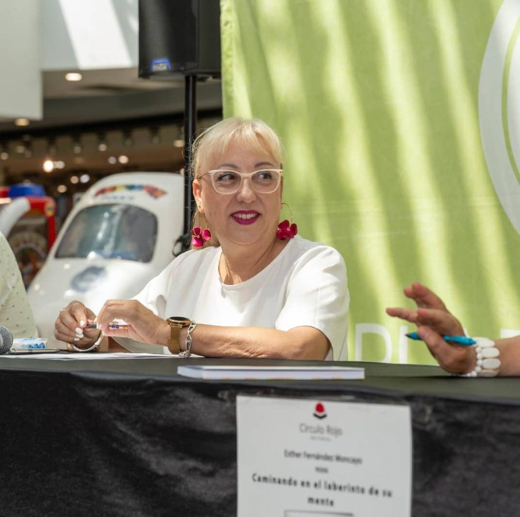 Esther Fernández Moncayo: Caminando en el laberinto de su mente