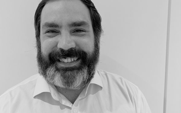 “El cielo no era el problema… lo peligroso era entenderlo”: la novela que convierte Babilonia en un campo de batalla intelectual