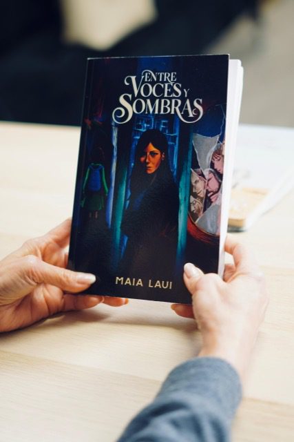 Maia Laui - Entre Voces y Sombras