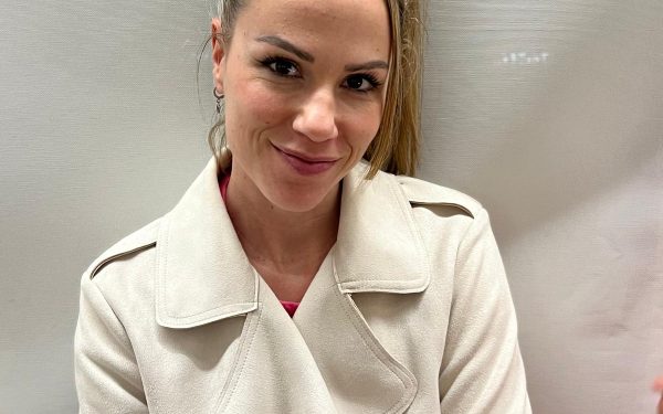 Cristina Beorlegui publica “¿Te cuento un secreto?”, un thriller psicológico que explora las causas detrás de un crimen.